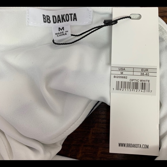 BB DAKOTA STRIPED CROP TOP TIE FRONT SIZE MEDIUM - Picture 5 of 5